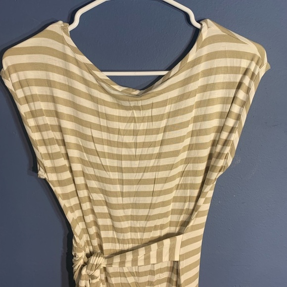 Tan and white stripped dress size PL - Picture 9 of 11